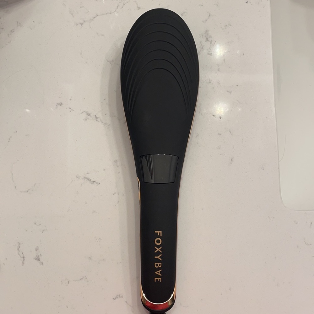 Foxybae Rose Gold Straightening Brush
